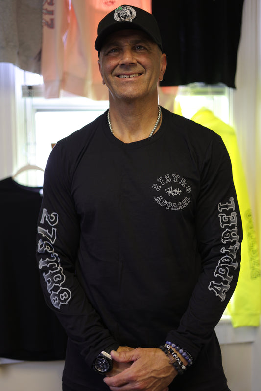 Long-sleeve black T-Shirt